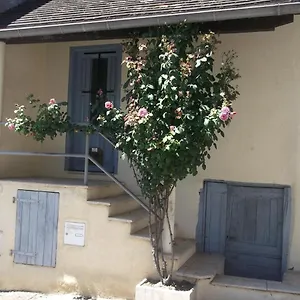 Hébergement de vacances Charmante Petite Maison Avec Jardin, Gagnac-sur-Cere